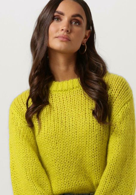 SELECTED FEMME Pull SUANNE LS KNIT O-NECK B en jaune - large
