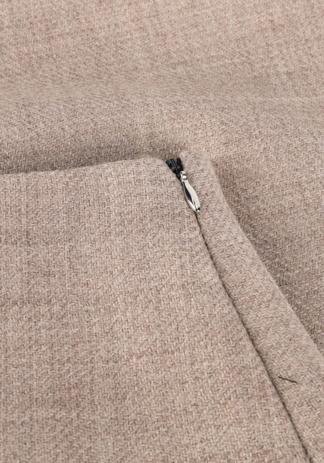 VANILIA Mini-jupe WOOL MINI SKIRT en taupe - large