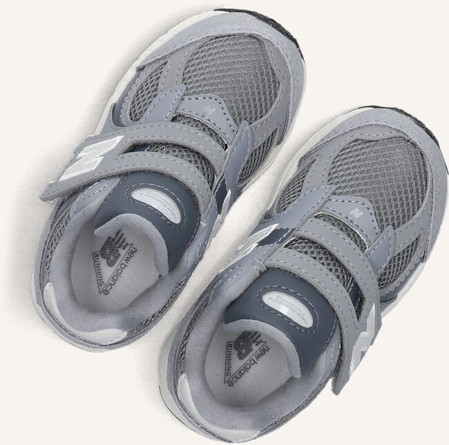Grijze NEW BALANCE Sneakers IV2002 Grijze NEW BALANCE Sneakers IV2002 - large