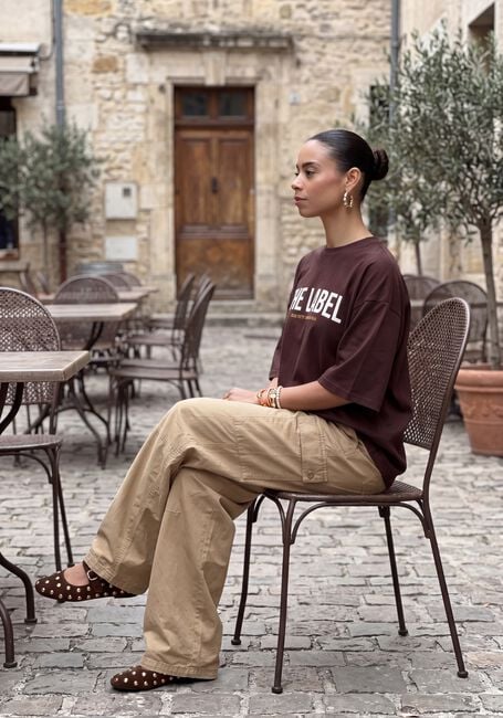 ALIX THE LABEL LADIES KNITTED THE LABEL OVERSIZED T-SHIRT Hauts & T-shirts en marron - large