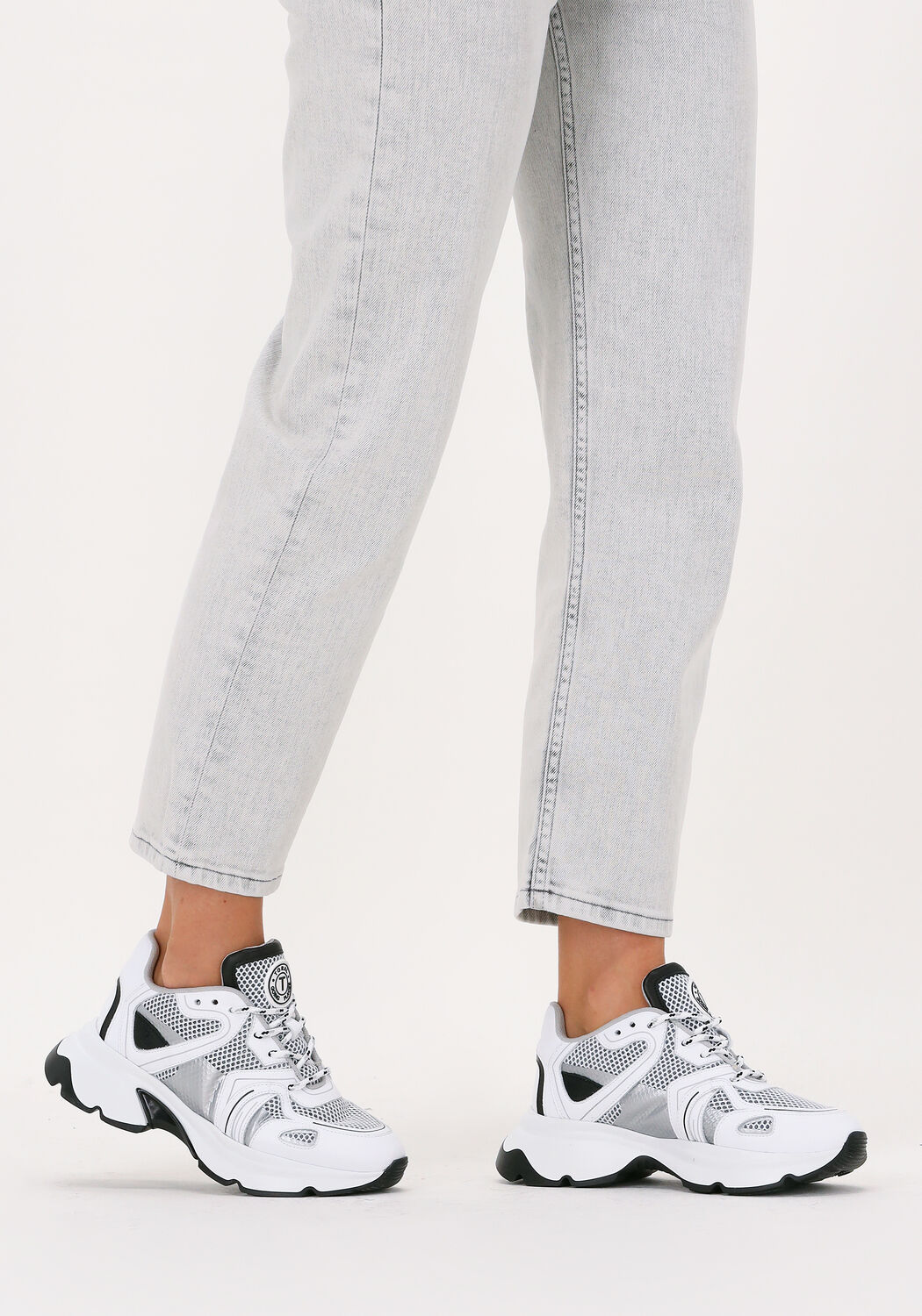 TORAL Baskets basses RUNNER 9 en blanc - large