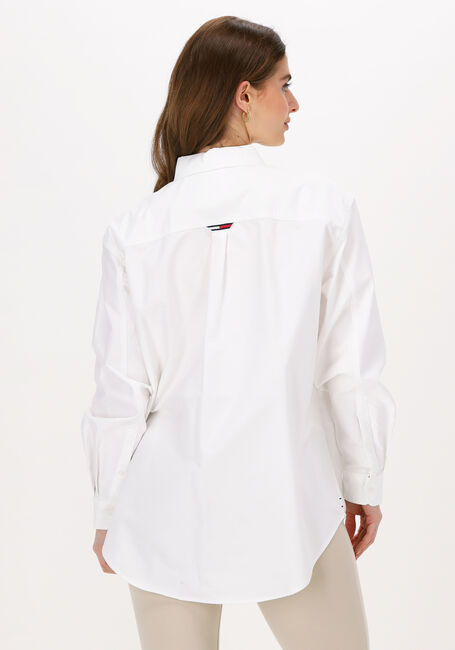 Witte TOMMY JEANS  TJW BADGE BOYFRIEND SHIRT - large