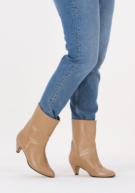 ANONYMOUS COPENHAGEN JASSI 50 Bottines en camel - large