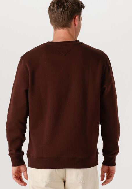 TOMMY JEANS Pull TJM REG S FLAG CREW EXT en marron - large