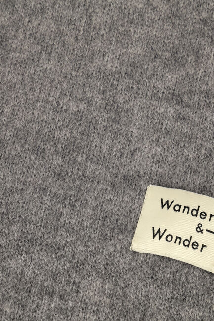 WANDER & WONDER FRINGED SCARF Foulard en gris - large