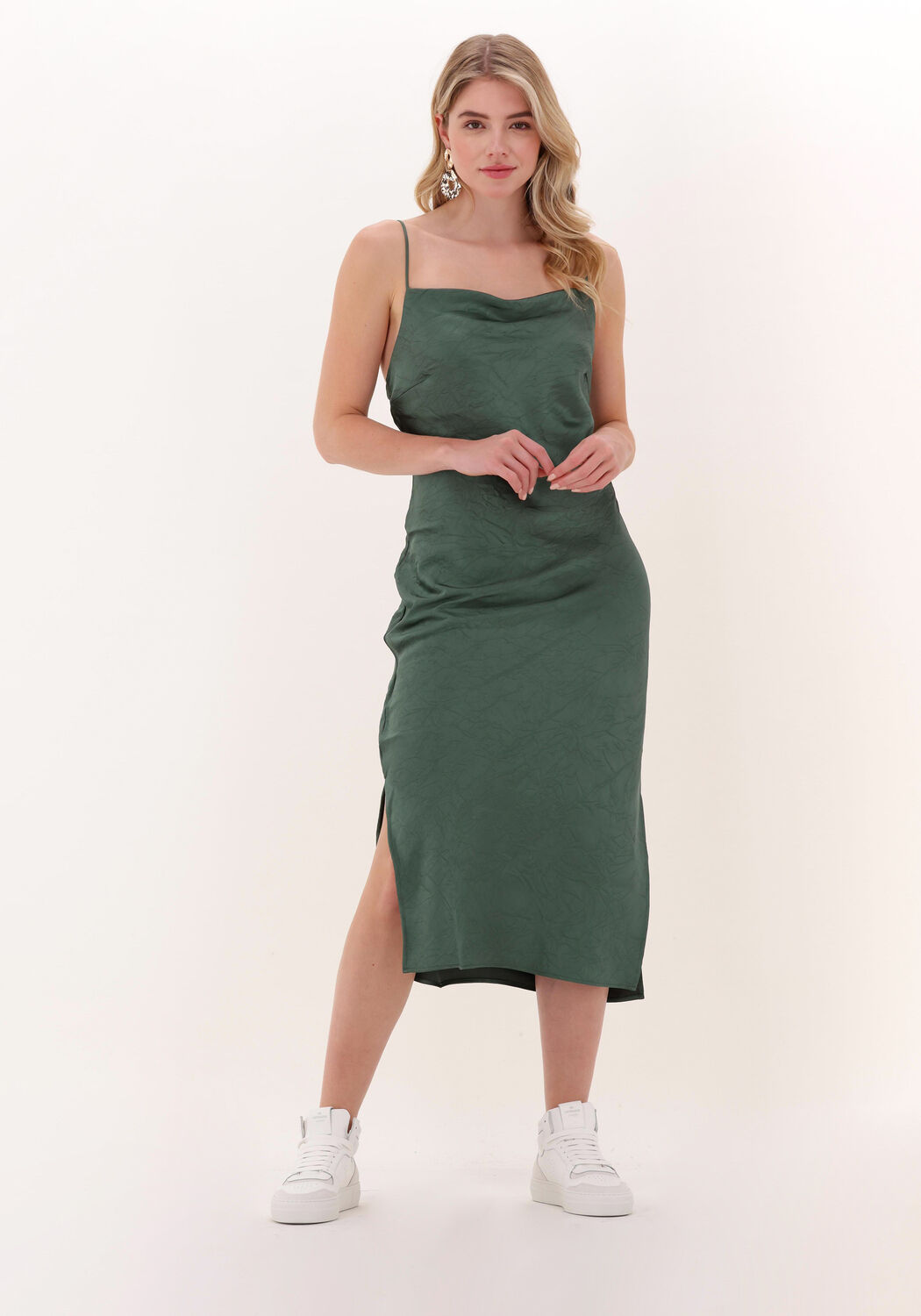 Groene JUST FEMALE Midi jurk RICH DRESS Omoda