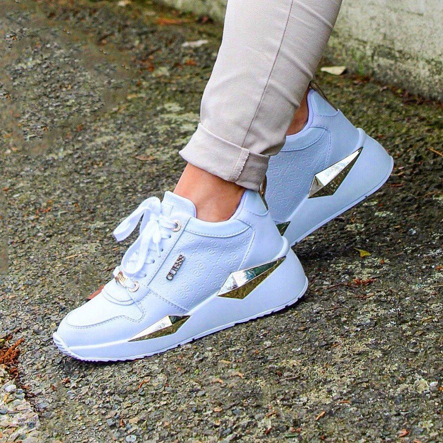 Guess Witte Hoge Sneakers Goedkoop Witte GUESS Sneakers TALLYN Omoda