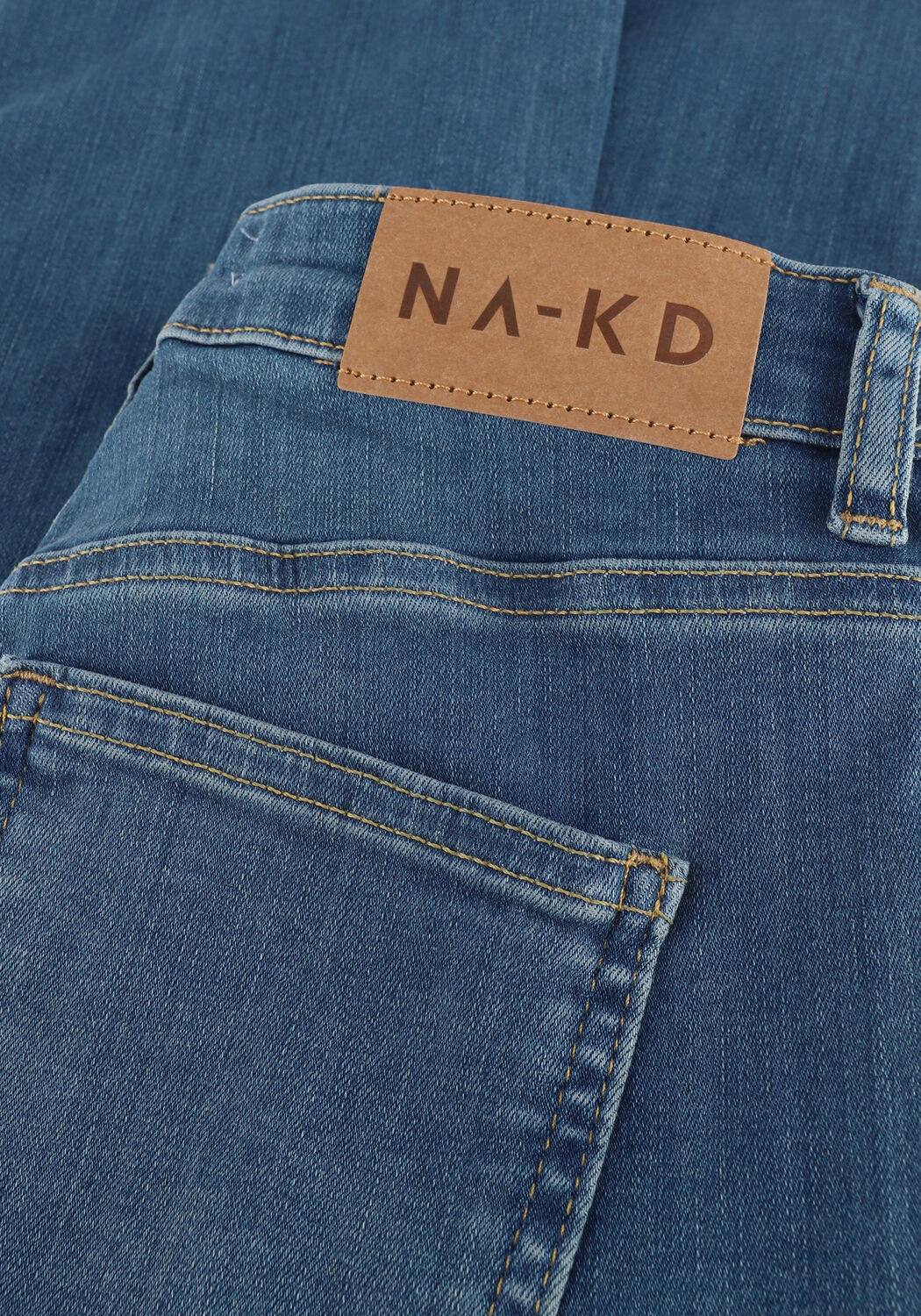 NA-KD Skinny jeans SIDE SLIT SKINNY JEANS en bleu - large