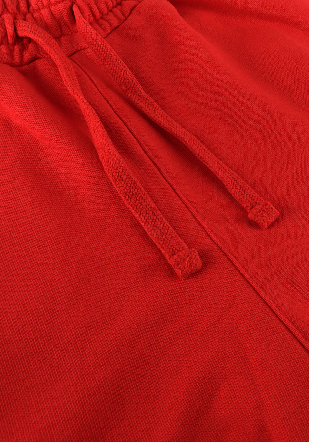 LYLE &amp; SCOTT PIGMENT DYE SWEATSHORT Pantalons en rouge - large