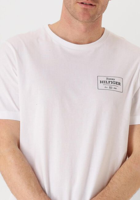 Witte TOMMY HILFIGER T-shirt MONOTYPE PRINTED LABEL TEE - large