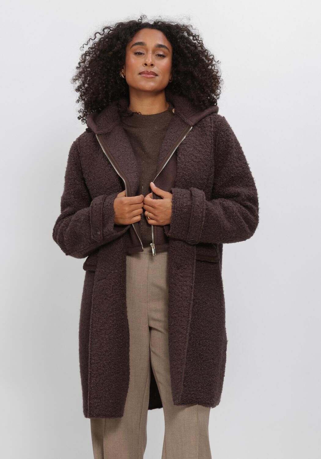 NUKUS Manteau MIRTHE COAT BOUCLE en marron - large