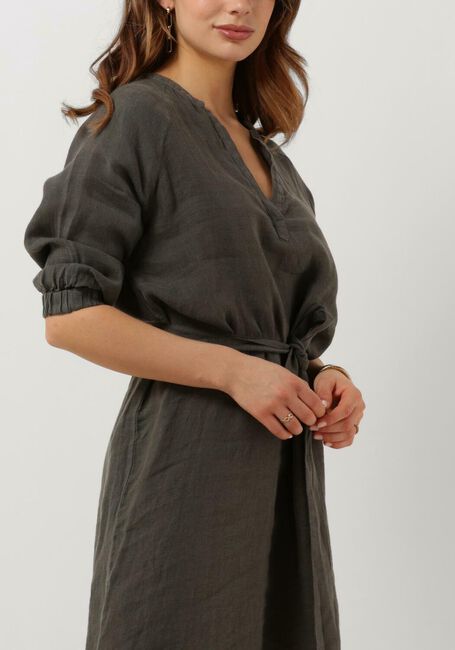 KNIT-TED Robe maxi KIARA en gris - large
