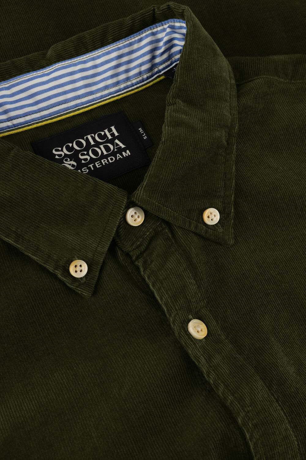 SCOTCH & SODA Chemise d&eacute;contract&eacute; FINE CORDUROY SHIRT - SLIM FIT en vert - large