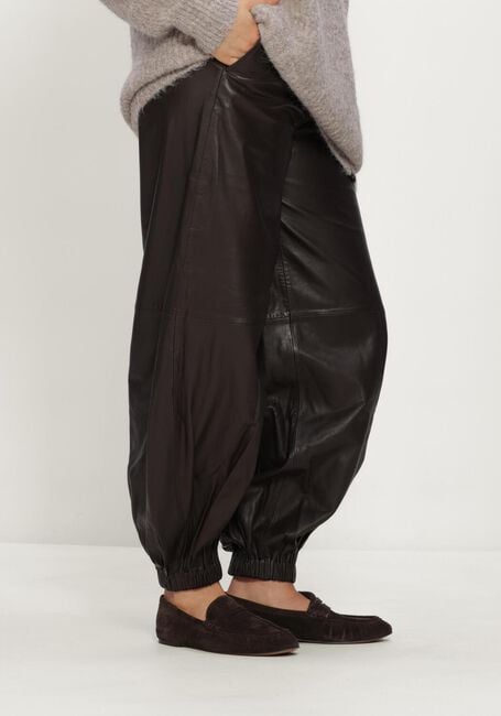 Bruine HAUTE L'AMITI&Eacute; Wijde broek JASMIN LEATHER HAREM PANT - large