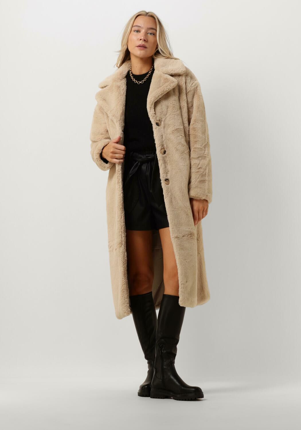 Manteau fausse fourrure ecru outlet