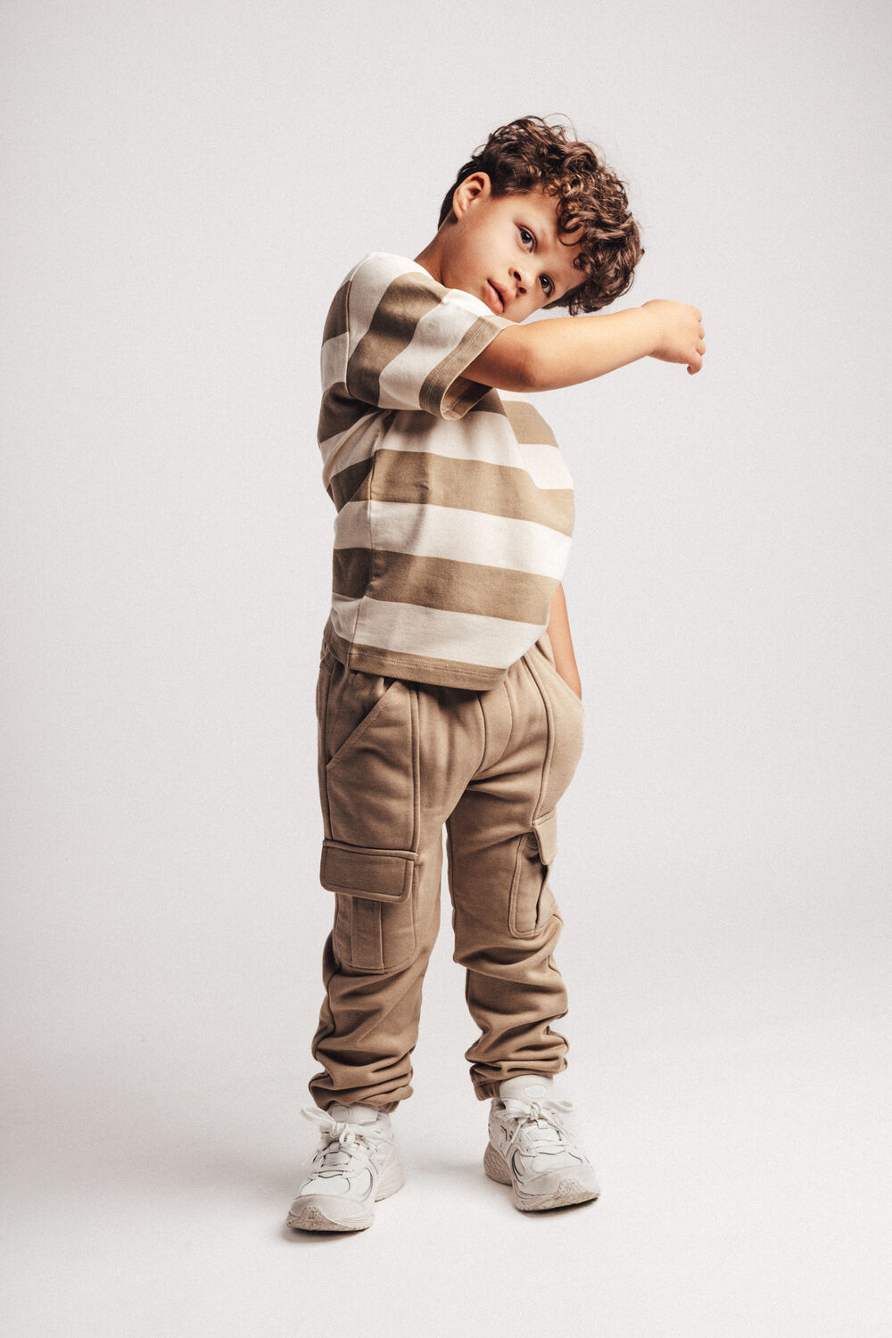 Taupe BAJE STUDIO Joggingbroek CAUDE - large