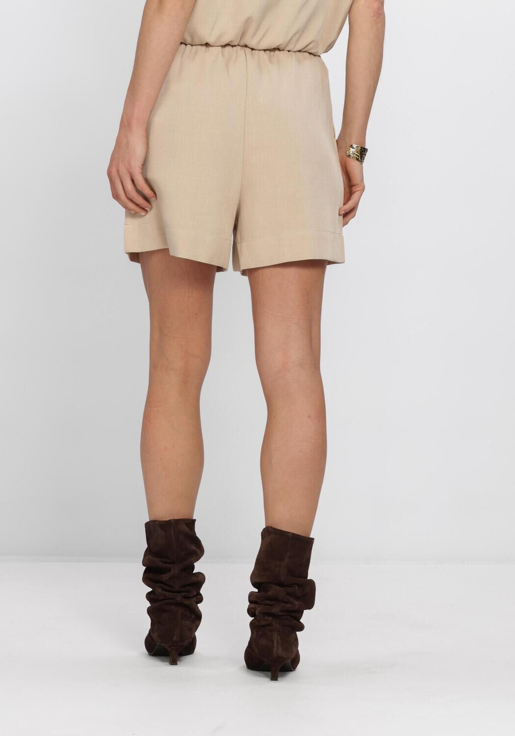 Beige AMAYA AMSTERDAM Broeken/jumpsuits CHARLIE SHORT - large
