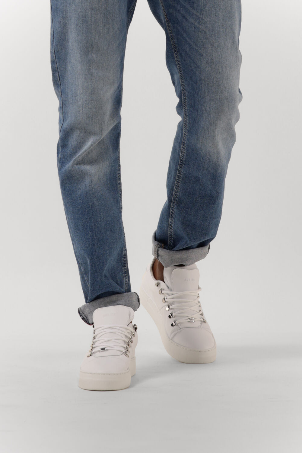 NUBIKK Baskets basses JAGGER CLASSIC en blanc  - large