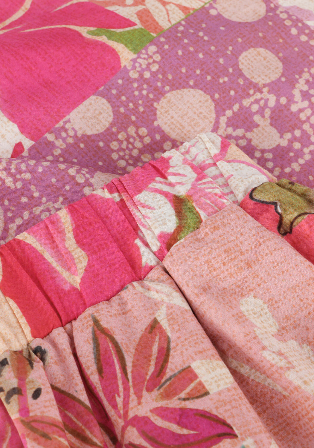 AMAYA AMSTERDAM Pantalon courte LOLITA en multicolore - large