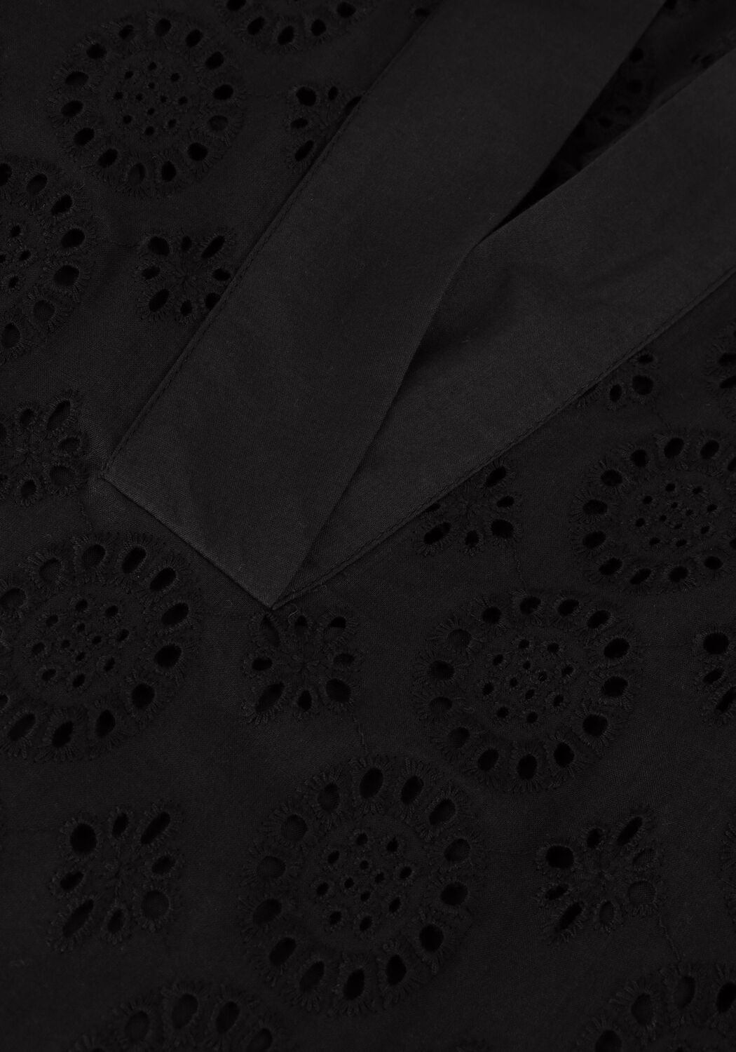 RUBY TUESDAY Mini robe SABELA HALF SLEEVES FULL EMBRO SHORT DRESS en noir - large