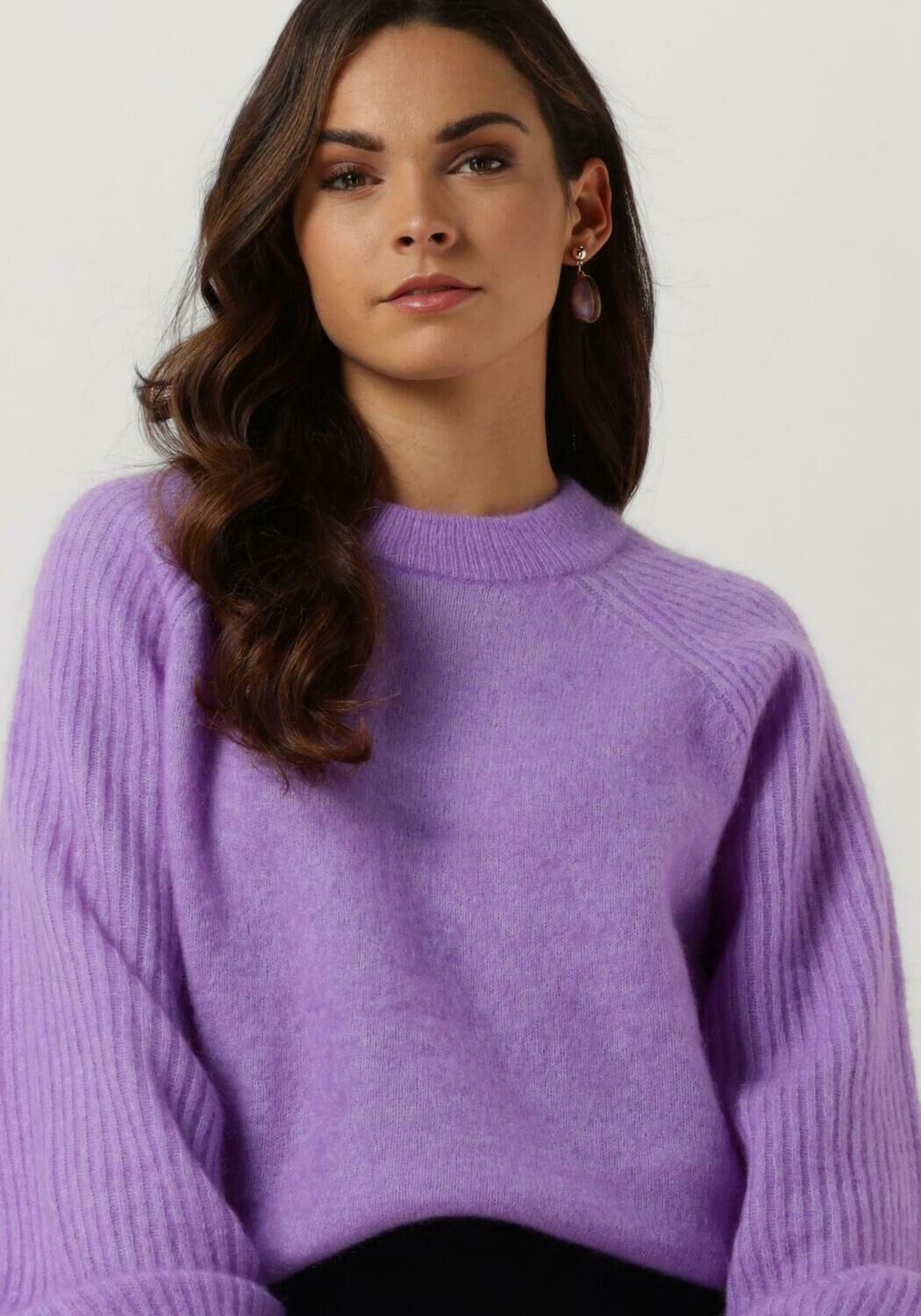 lila second female trui brookline knit o neck