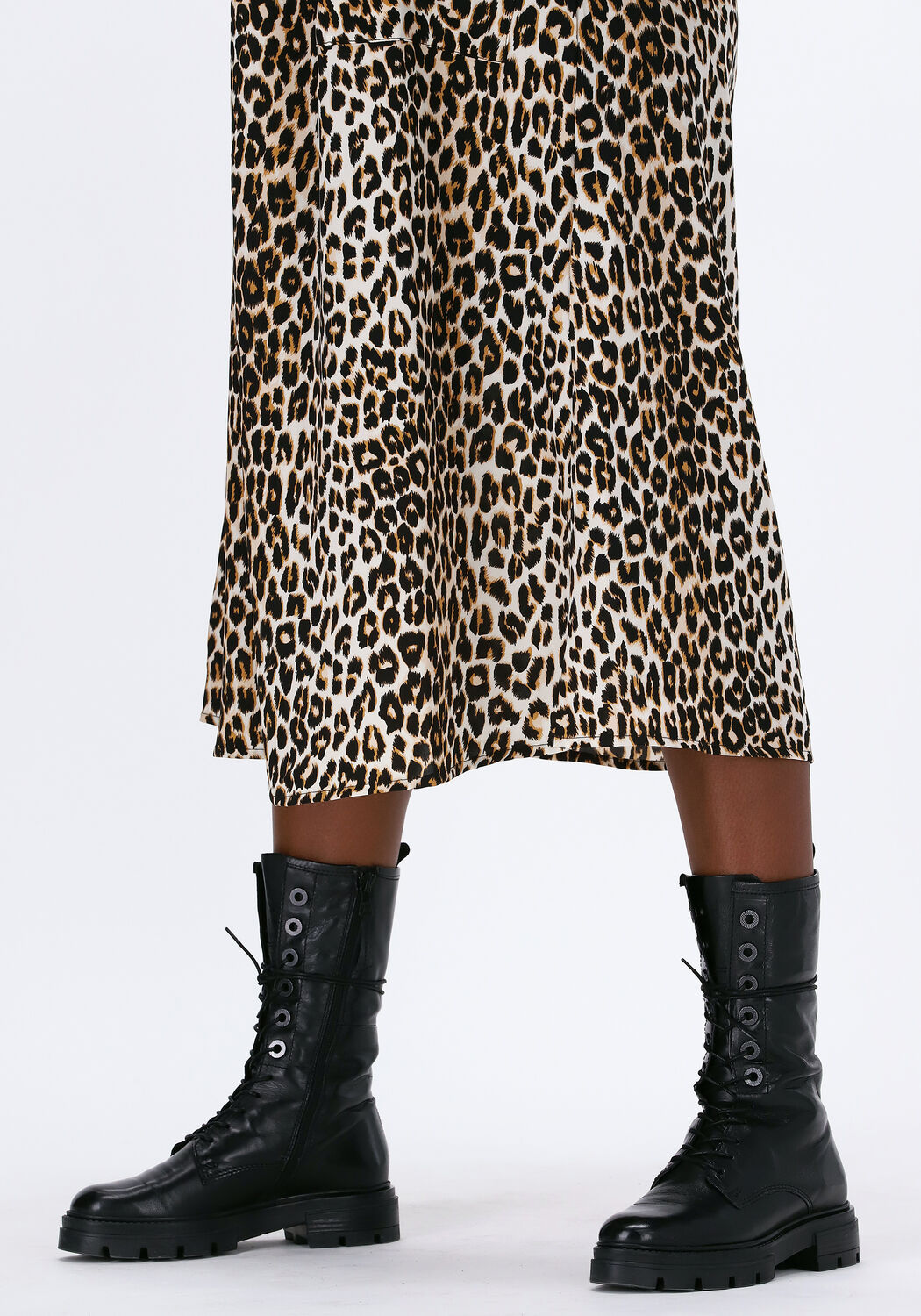 OMODA Bottines &agrave; lacets M79323 en noir - large