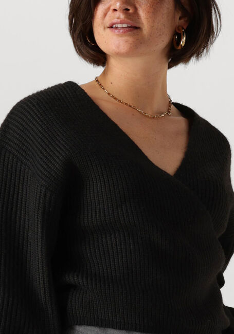 ANOTHER LABEL Gilet ABBY KNITTED CARDIGAN en noir - large