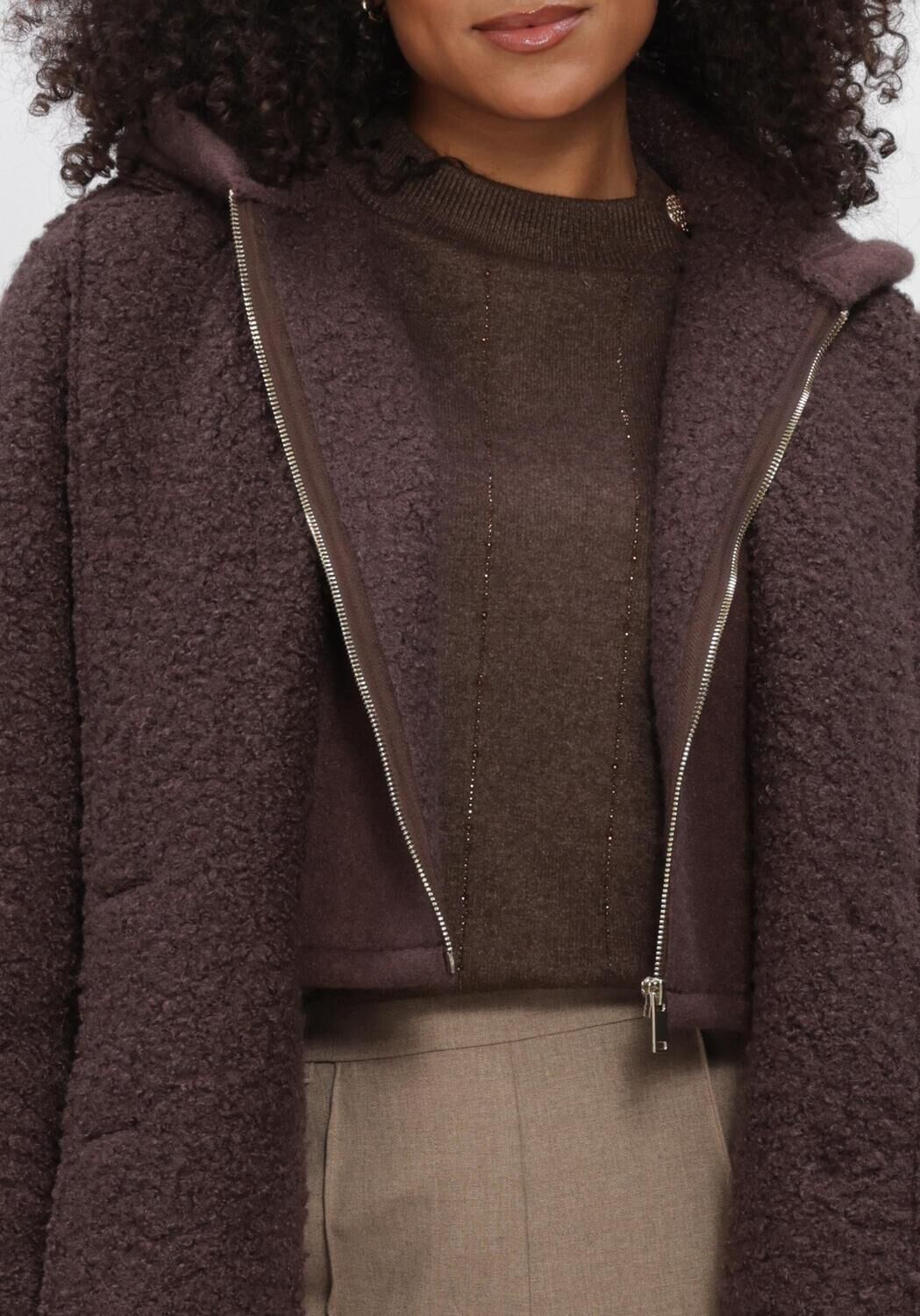 NUKUS Manteau MIRTHE COAT BOUCLE en marron - large