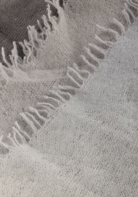 MOMENT IN MAY. PORTO - large