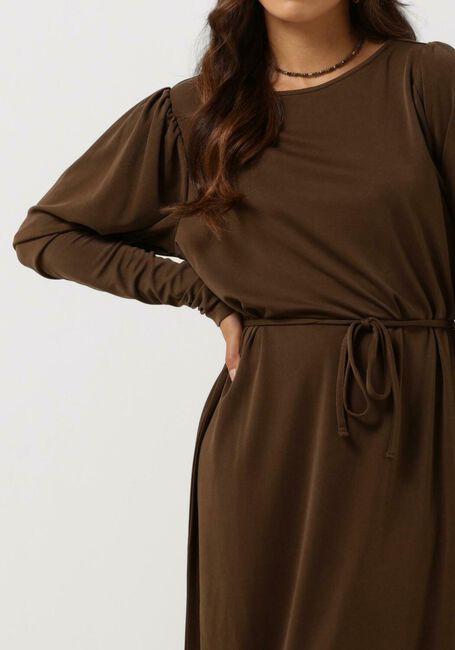 MINUS Robe midi BRINLEY BOATNECK DRESS en marron - large