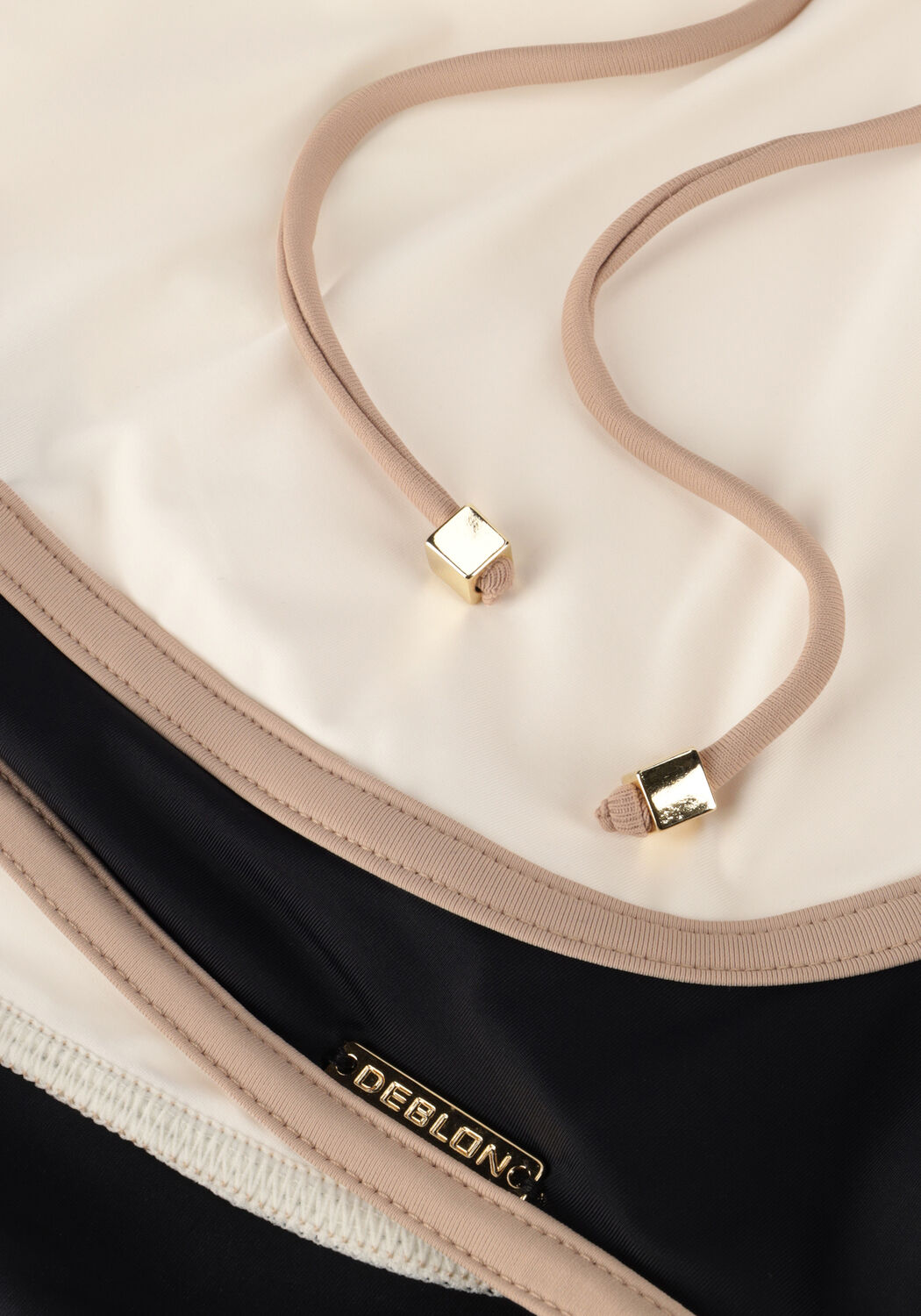 Zwarte DEBLON SPORTS Broeken/jumpsuits KATE SHORT - large