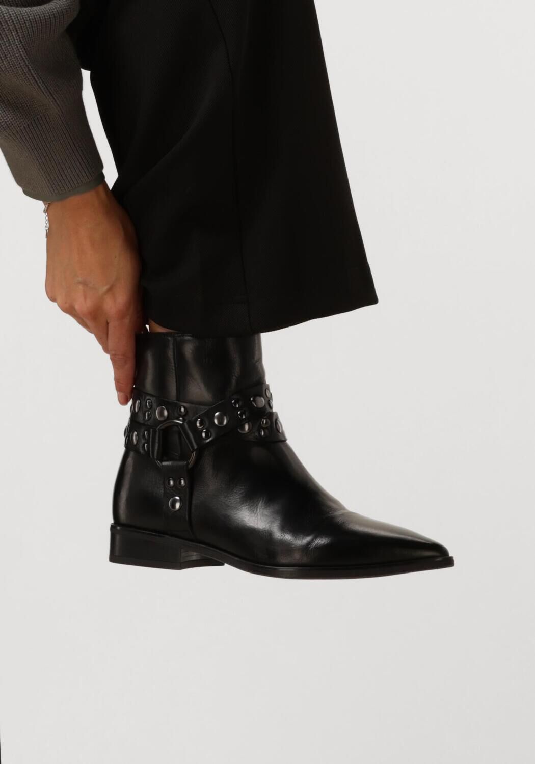 Zwarte BLASZ Enkellaarsjes L63203 - large