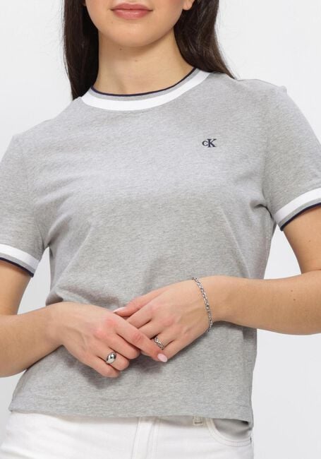CALVIN KLEIN T-shirt SS CTN MONOGRAM STRIPE TRIM TEE en gris - large