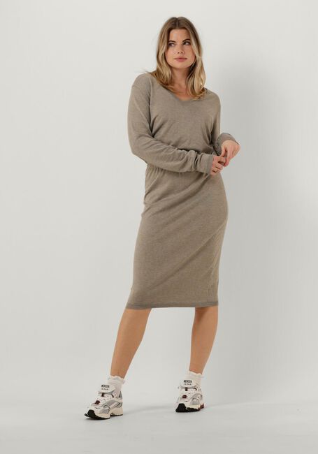 Bruine MINUS Midi jurk VILENA V-NECK KNIT DRESS - large