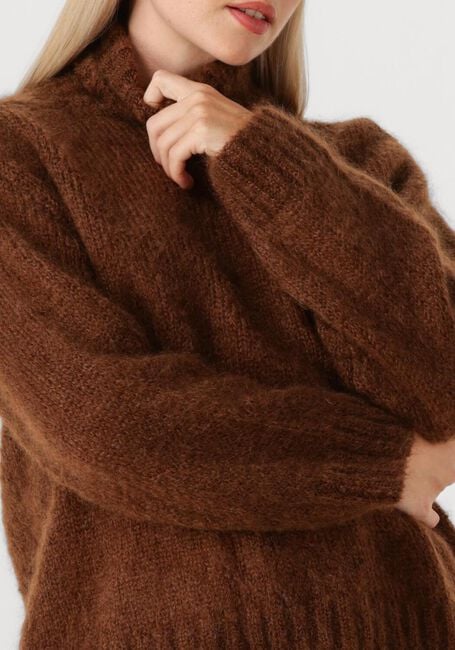 DES PETITS HAUTS Pull CHARLINE en marron - large