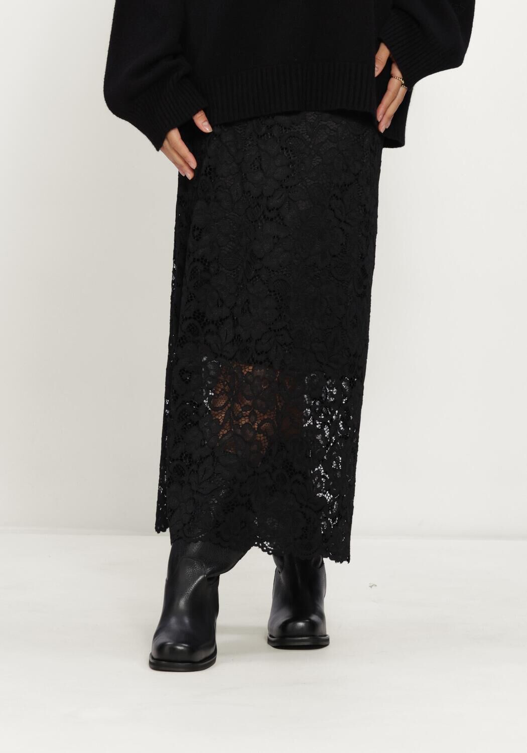 Zwarte Y.A.S. Midirok YASLACEY HW LONG LACE SKIRT - large