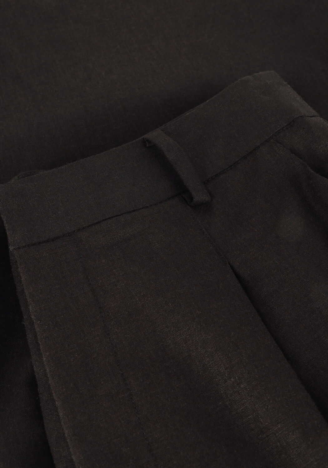 GESTUZ Pantalon ELARAHGZ LINEN HW PANTS en noir - large