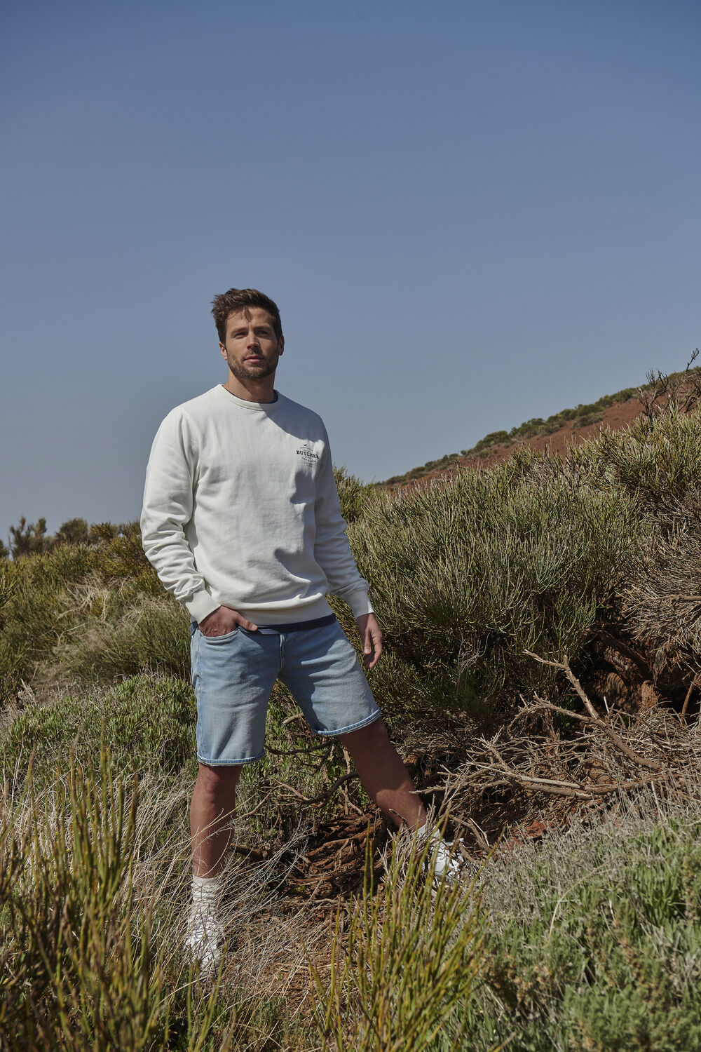 SCOTCH & SODA Pantalon courte RALSTON SHORT SEASONAL ESSENTAILS - BLUE SKIES en bleu - large