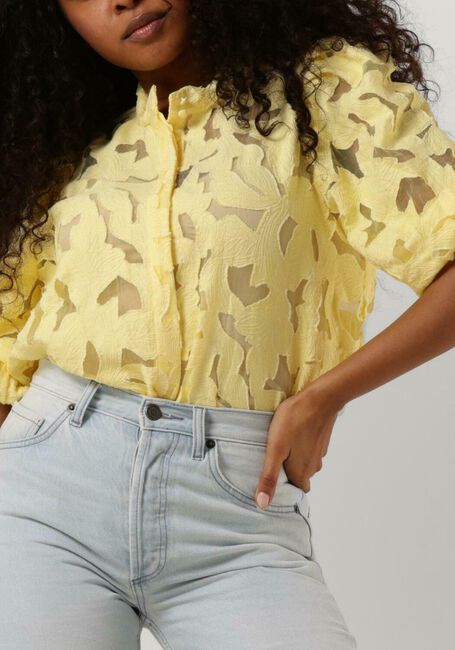LEVETE ROOM ASTER 2 Blouses en jaune - large