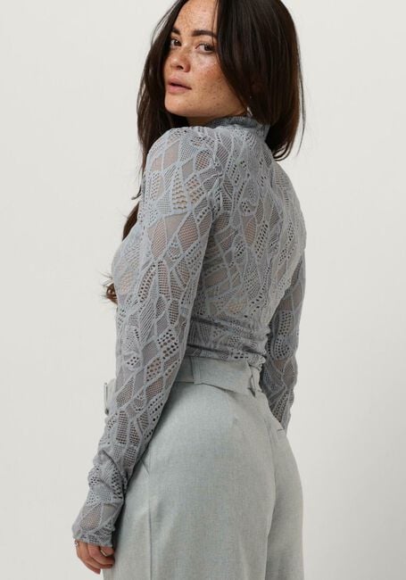 GESTUZ Haut HILMA ROLLNECK en bleu - large