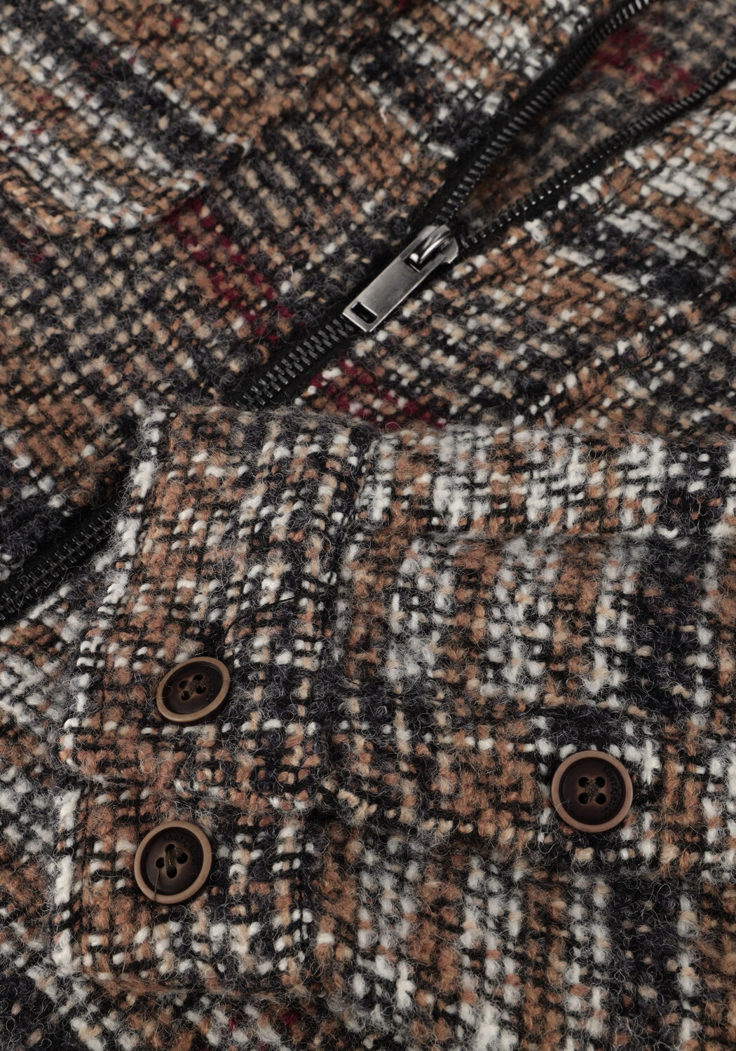 ANERKJENDT Chemise d&eacute;contract&eacute; AKHANKY MULTI COL. OVERSHIRT en beige - large