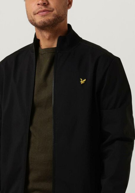 LYLE & SCOTT Jack ZIP THROUGH FUNNEL NECK SOFT S en noir - large