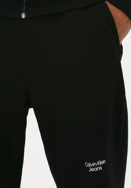 CALVIN KLEIN Pantalon de jogging STACKED LOGO HWK PANT en noir - large