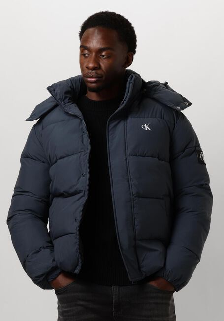 CALVIN KLEIN Veste matelassé ESSENTIALS NON DOWN JACKET en bleu - large