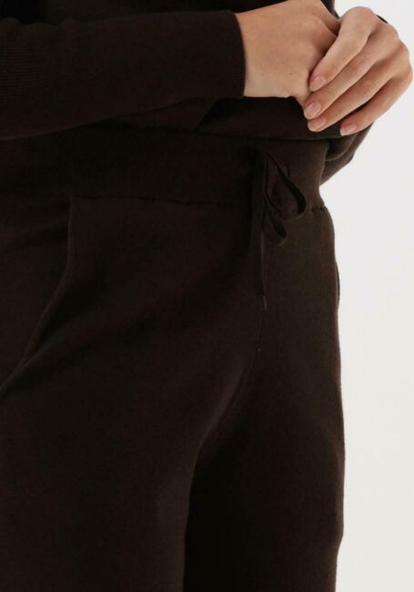 KNIT-TED Pantalon large NOOR PANT en marron - large