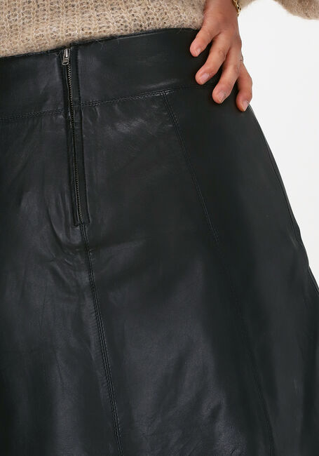 SELECTED FEMME Mini-jupe IBI MW LEATHER SKIRT B en noir - large