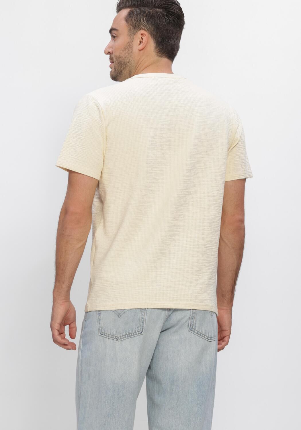 SELECTED MEN SLHSANDER SEERSUCKER SS O-NECK  TEE Polos & T-Shirts en beige - large