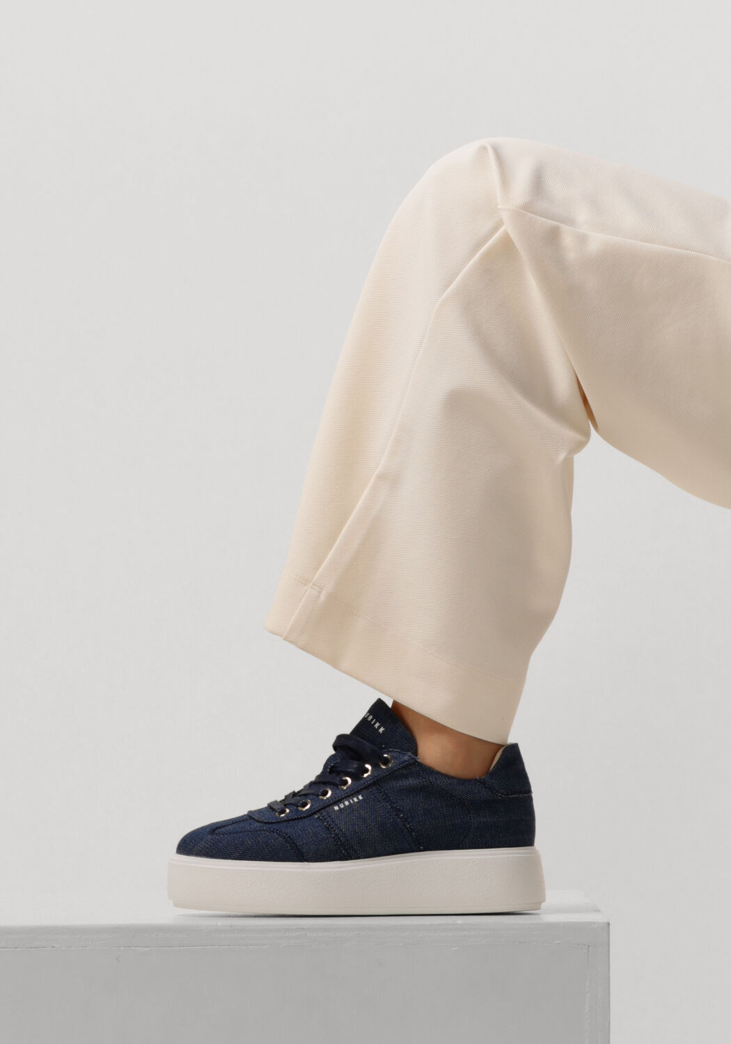 NUBIKK Baskets basses ELISE WING en bleu - large