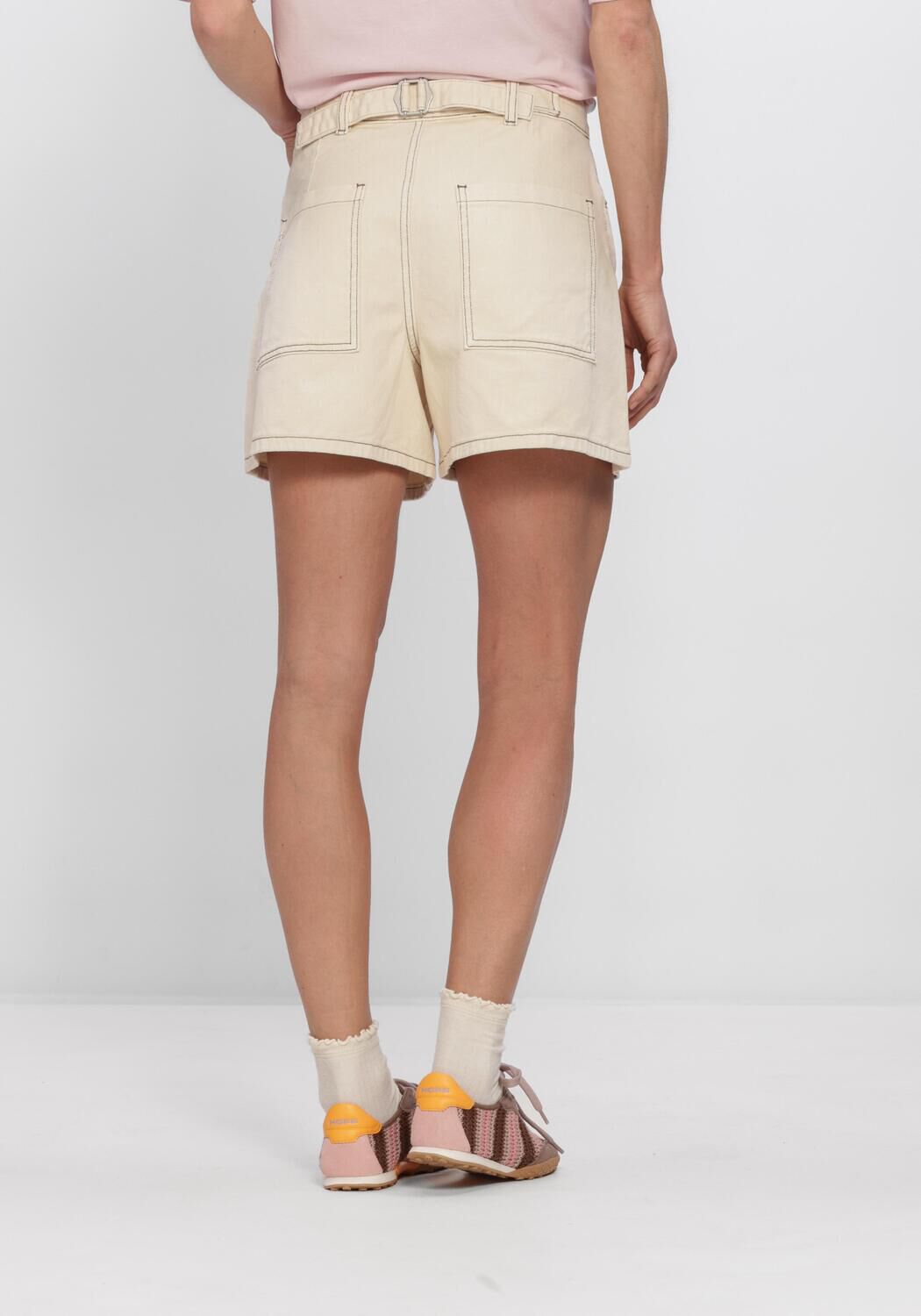 OBJECT Pantalon courts OBJANDREA HW SHORTS en beige - large