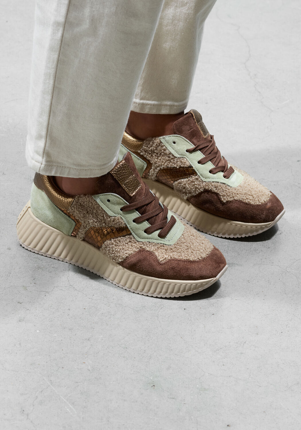 SOFTWAVES Baskets basses 8.95.05 en marron - large